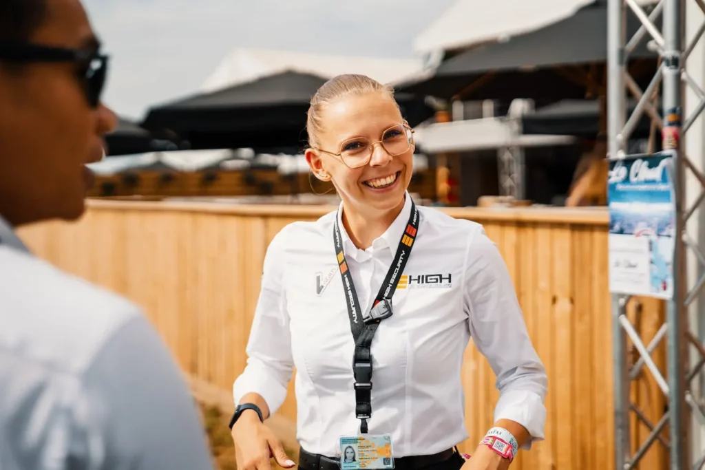 Beveiligingsagenten van High Security op een evenement