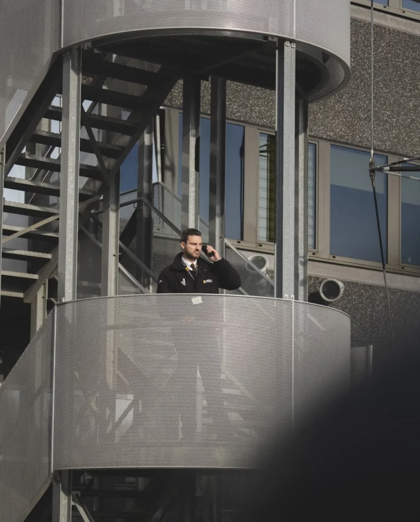 Agent de garde industriel 2-min Agent de gardiennage High Security sur un site industriel